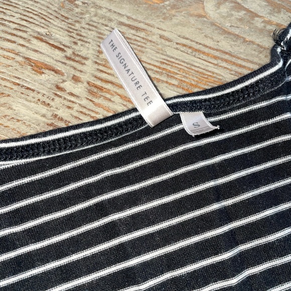 Beautifully soft Banana Republic T - Picture 4 of 9